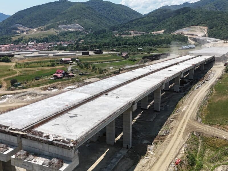 harta actualizată a autostrăzilor din românia: 1.418 km deschiși, 1.049 km în construcție și 321 km în licitație cu termene oficiale până în 2031