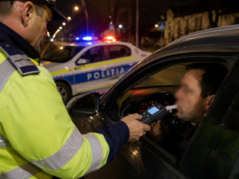 patru șoferi depistați băuți la volan în județul sibiu cu alcoolemii între 0,70 și 0,95 mg/l și dosare penale deschise