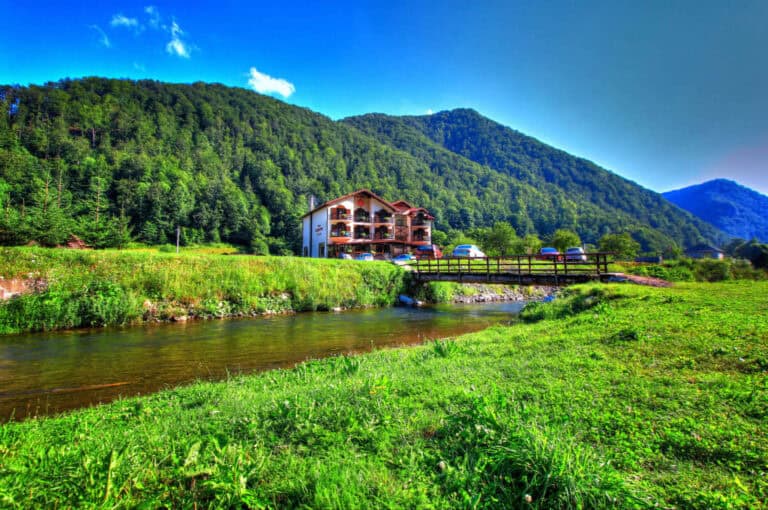 aer condiționat obligatoriu la pensiunile de 4-5 margarete indiferent de zonă, categorie nouă pentru resorturi turistice și proceduri simplificate pentru operatorii din turism prin noul ordin medat