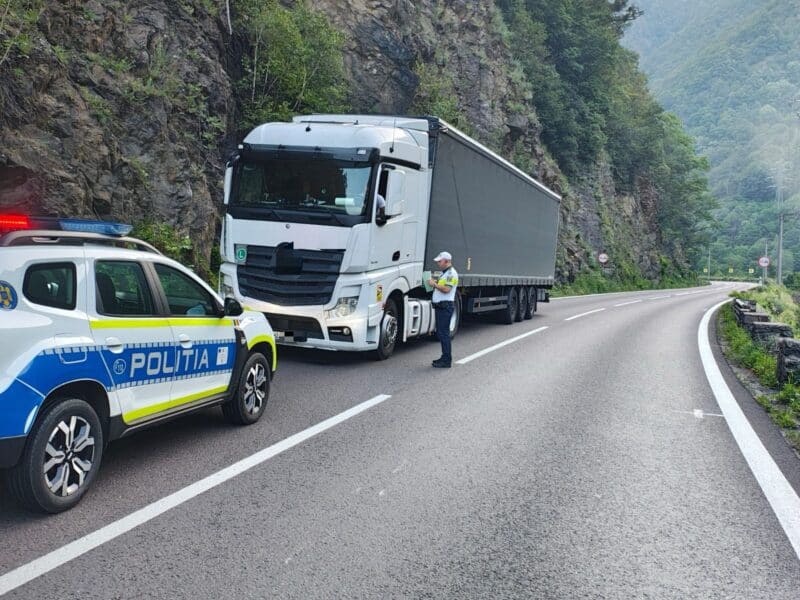 din 1 iulie până în 31 august, restricții de circulație pentru autovehiculele de peste 7,5 tone pe dn7 între pitești, râmnicu vâlcea și veștem în weekend și vinerea seara