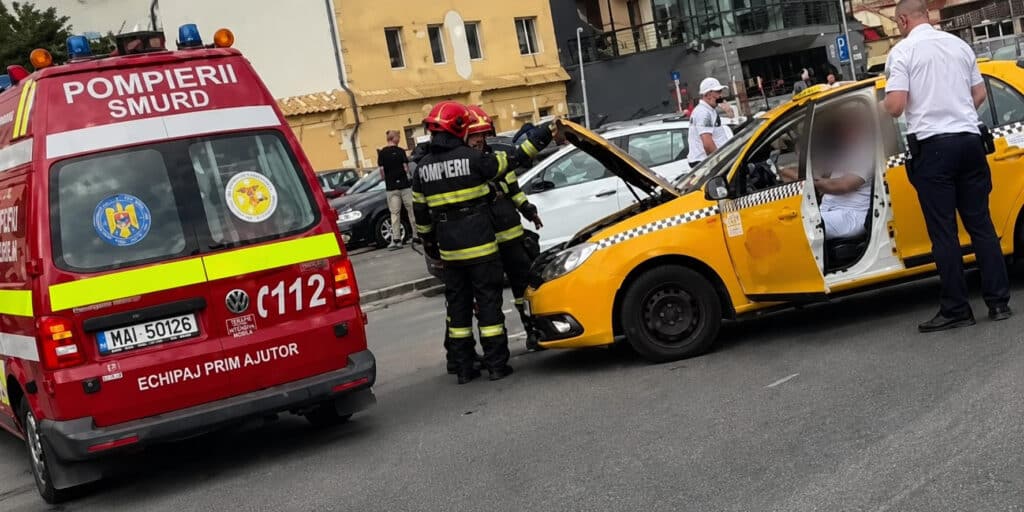Accident între două mașini în Broscărie Sibiu cu intervenția echipajelor ISU și trafic îngreunat 1 Accident între două mașini în Broscărie Sibiu cu intervenția echipajelor ISU și trafic îngreunat