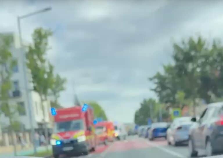 accident cu un autobuz pe calea dumbrăvii din sibiu 20 de persoane implicate și patru evaluate medical