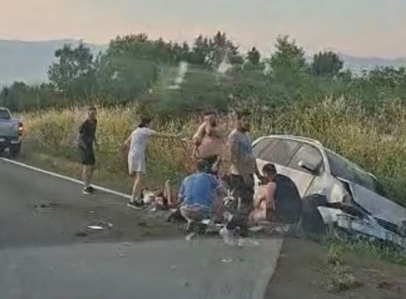accident grav pe dn 1 între veștem și sibiu: șase persoane rănite și trafic blocat total