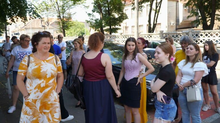subiecte la fizică bac 2026: mecanică, termodinamică, curent continuu și optică cu lentile convergente și interferența young