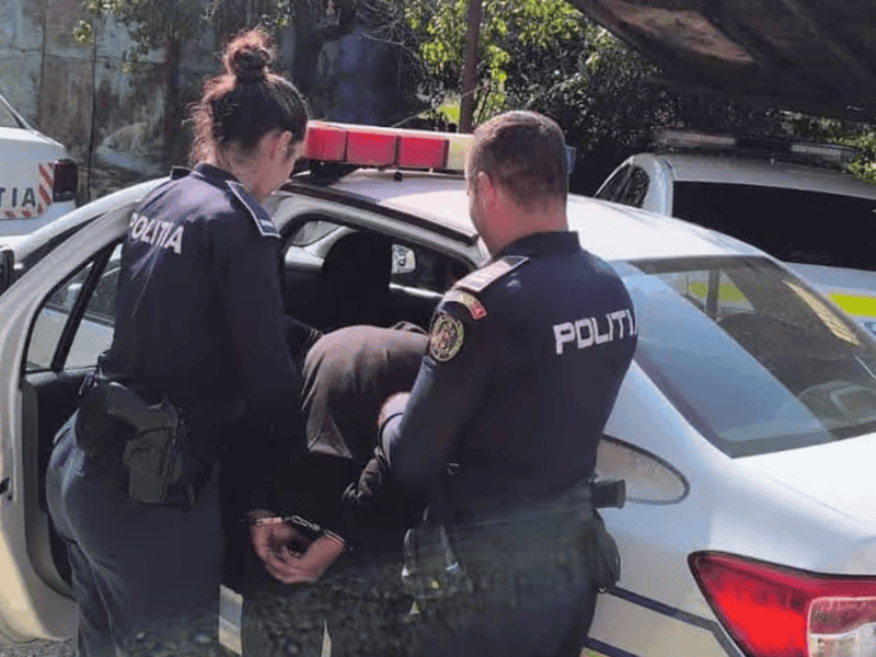 tatăl unui bărbat din șoroștin a reclamat la poliție încălcarea ordinului de protecție, fiul său fiind reținut de polițiști