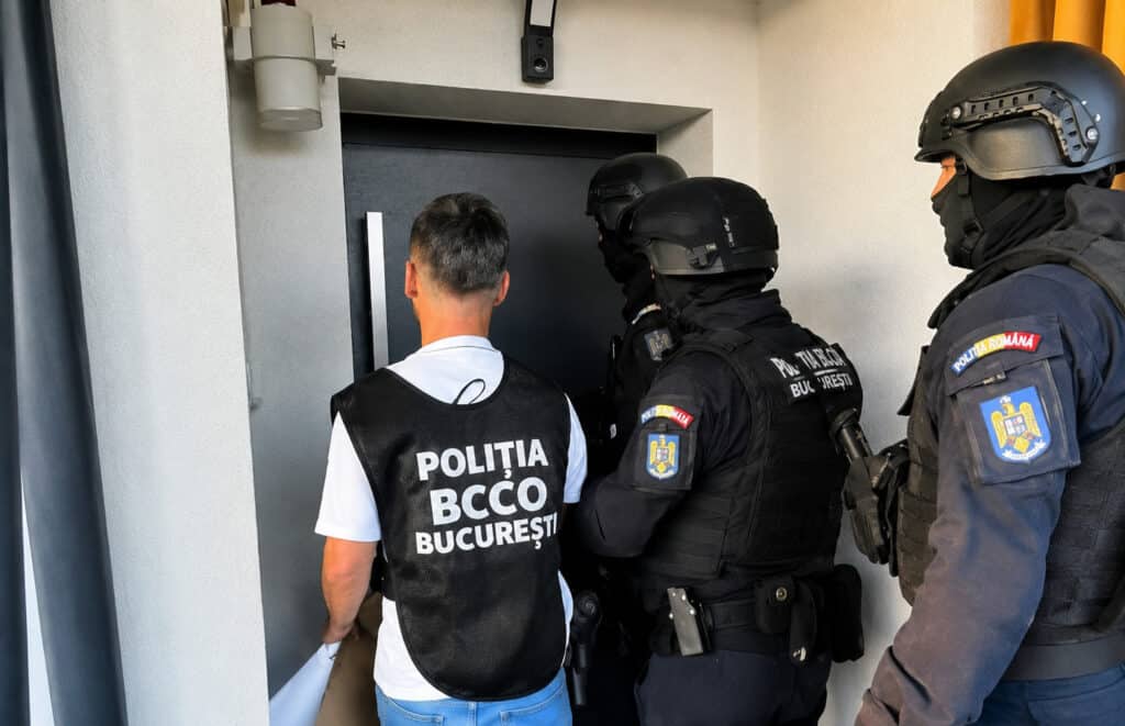 Percheziții DIICOT într-un dosar uriaș de falsificare a vechimii în muncă pentru peste 860 de persoane cu prejudiciu de 7 milioane de lei 1 Percheziții DIICOT într-un dosar uriaș de falsificare a vechimii în muncă pentru peste 860 de persoane cu prejudiciu de 7 milioane de lei