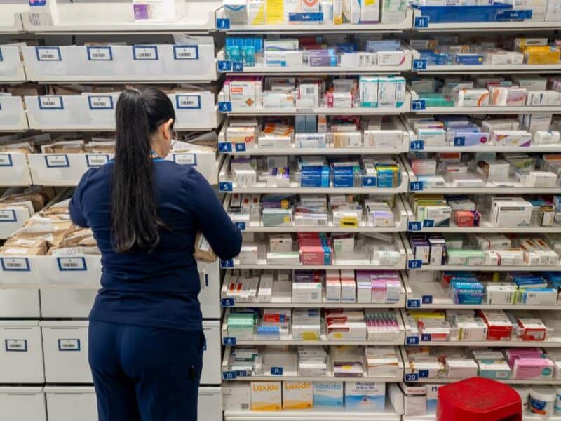 românia dată în judecată de comisia europeană pentru întârzieri sistemice ale plăților cnas către farmacii cu până la 79 de zile peste termenul legal
