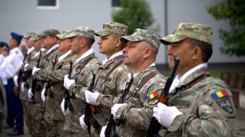 Ceremonie militară și religioasă la Mediaș de Ziua Aviației Române și a Forțelor Aeriene la Monumentul Aviatorilor cu participarea autorităților locale, veterani și cadre militare 1 Ceremonie militară și religioasă la Mediaș de Ziua Aviației Române și a Forțelor Aeriene la Monumentul Aviatorilor cu participarea autorităților locale, veterani și cadre militare