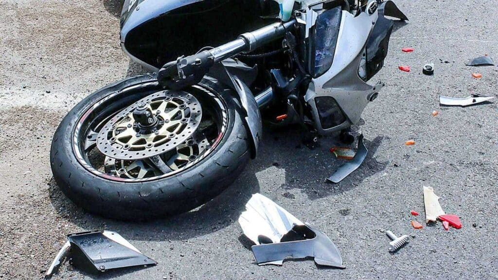 Accident pe Calea Dumbrăvii din Sibiu motociclist de 30 de ani rănit cu traumatism la mână și multiple escoriații 2 Accident pe Calea Dumbrăvii din Sibiu motociclist de 30 de ani rănit cu traumatism la mână și multiple escoriații