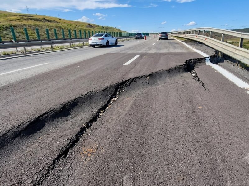 vești despre surparea de pe a10 sebeș–turda reparații pe cheltuiala constructorului iar traficul pe sensul unirea–turda va fi deviat pe dn1 începând cu 13 iulie 2026 pentru aproximativ trei luni