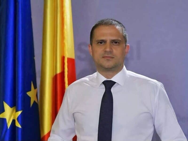 psd sibiu atacă conducerea pnl și pe ilie bolojan pentru lipsa reformelor și blocarea investițiilor, acuzând prezența foștilor lideri pdl la congres și creșterea taxelor sub guvernarea acestuia