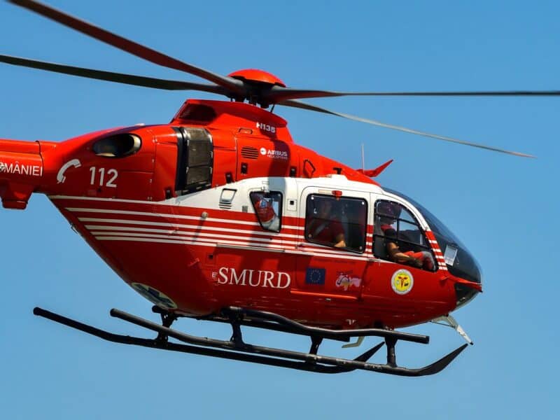 adolescenți loviți de tren la mediaș pe strada baia de nisip intervenție în desfășurare cu elicopter smurd și echipaje isu sibiu