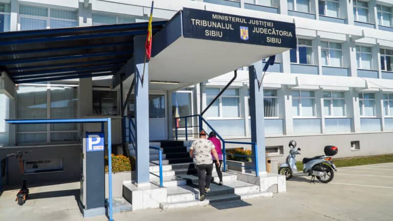 traficant de droguri din sibiu condamnat la 6 ani de închisoare pentru distribuție continuă de 4-cmc livrat prin bolt și ascuns în adidași