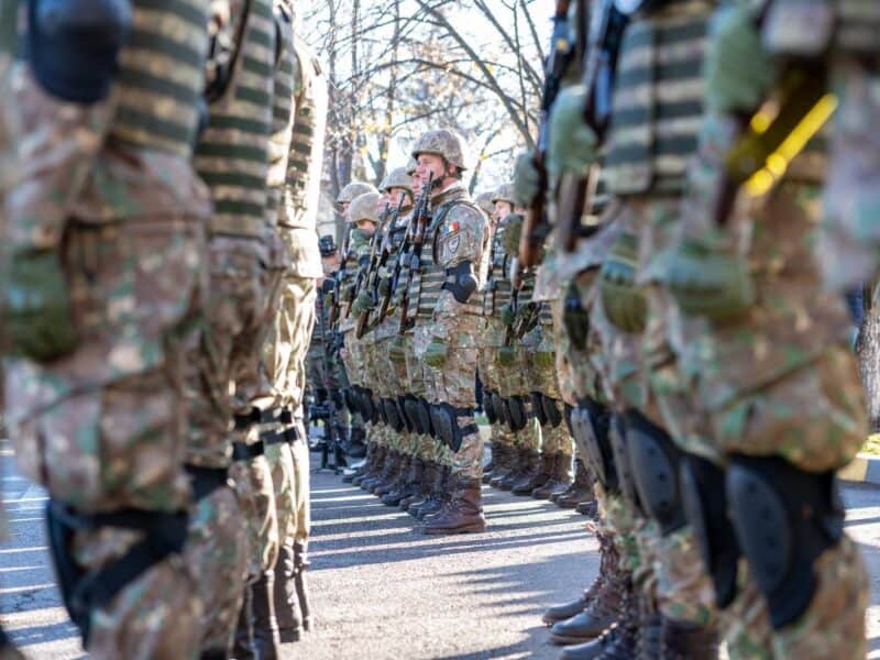 armata română recrutează aproape 7.000 de soldați în 38 de județe inclusiv sibiu salariile ajung la peste 5.300 de lei lunar în programul de instrucție de 12 săptămâni
