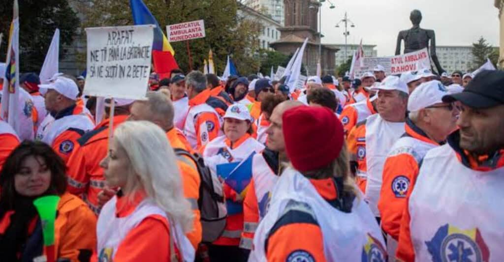 Angajații Ambulanței amenință cu acțiuni radicale din cauza noii salarizări 1 Angajații Ambulanței amenință cu acțiuni radicale din cauza noii salarizări