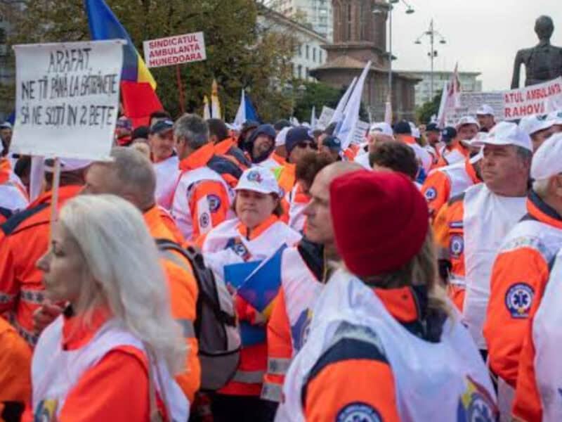 angajații ambulanței amenință cu acțiuni radicale din cauza noii salarizări