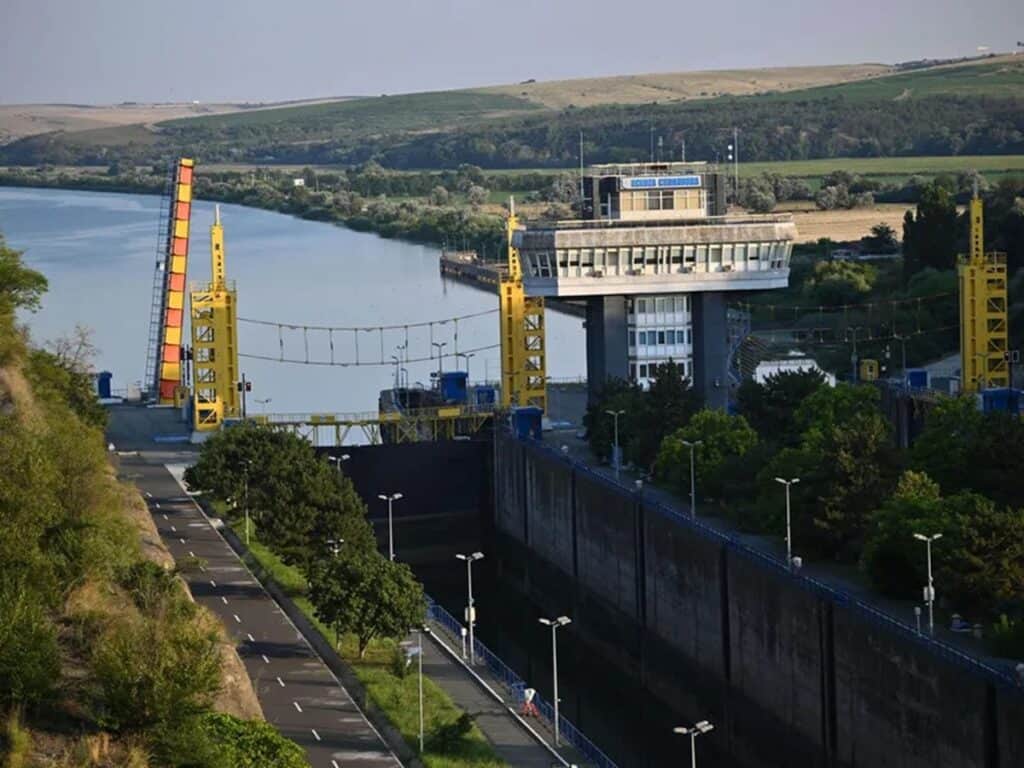 Seceta forțează România să importe record de electricitate din Bulgaria 1 Seceta forțează România să importe record de electricitate din Bulgaria