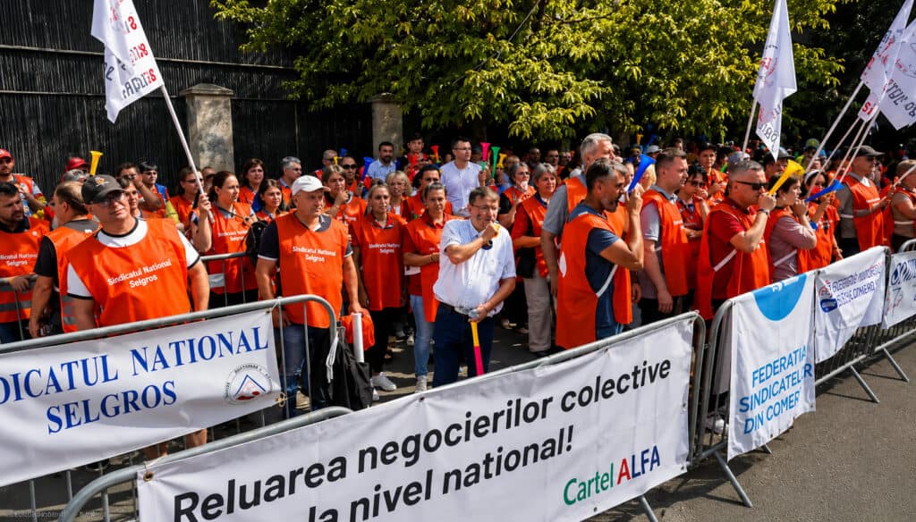 Protest la ministerul muncii pentru majorarea salariului minim în 2027 1 Protest la ministerul muncii pentru majorarea salariului minim în 2027