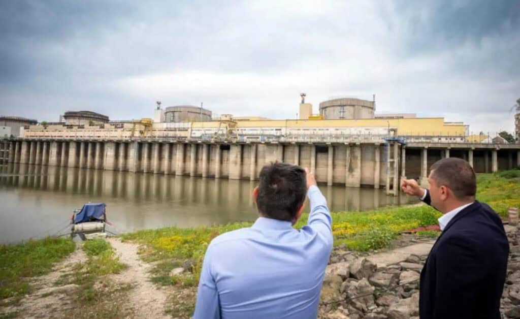 Dunărea a atins debitul minim din istorie, sub 1.400 de metri cubi pe secundă 2 Dunărea a atins debitul minim din istorie, sub 1.400 de metri cubi pe secundă