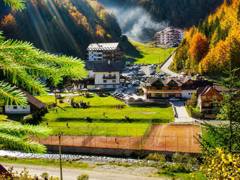 românii renunță la vacanțele din țară, scădere puternică a numărului de turiști