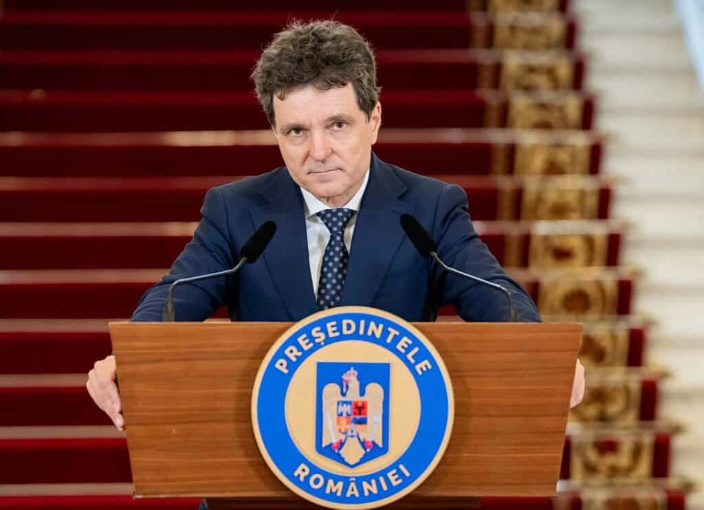 Președintele a promulgat două legi: motorina se ieftinește și TVA-ul de 9% la locuințe se prelungește