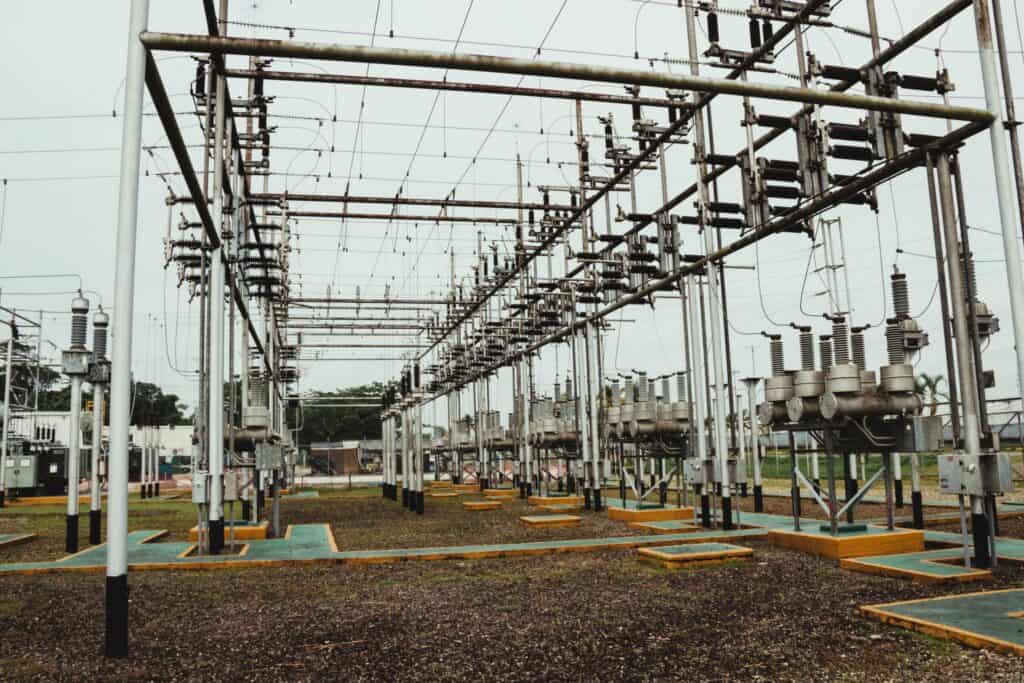 Guvernul pregătește restricții la consumul de energie pentru mari companii industriale 1 Guvernul pregătește restricții la consumul de energie pentru mari companii industriale