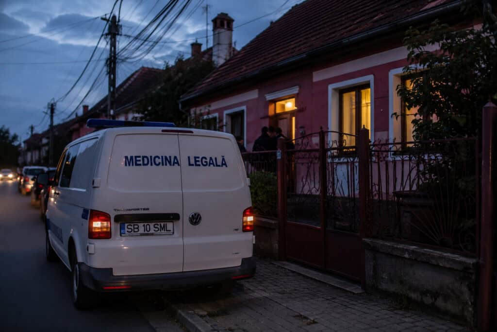 Bărbat de 37 de ani găsit mort în pivnița locuinței din Șeica Mare 1 Bărbat de 37 de ani găsit mort în pivnița locuinței din Șeica Mare
