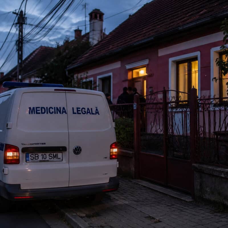 bărbat de 37 de ani găsit mort în pivnița locuinței din șeica mare