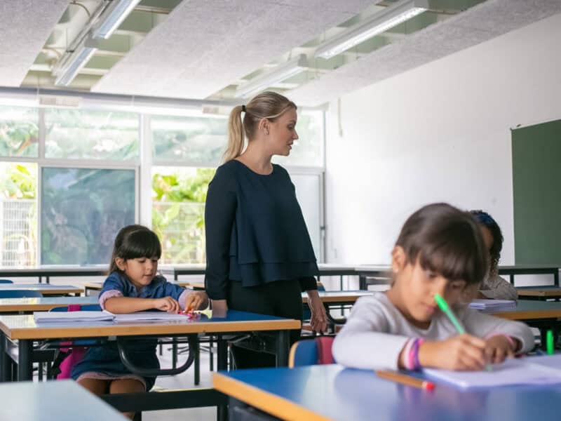 profesorii vor primi prima didactică de 1.500 de lei până la 31 august