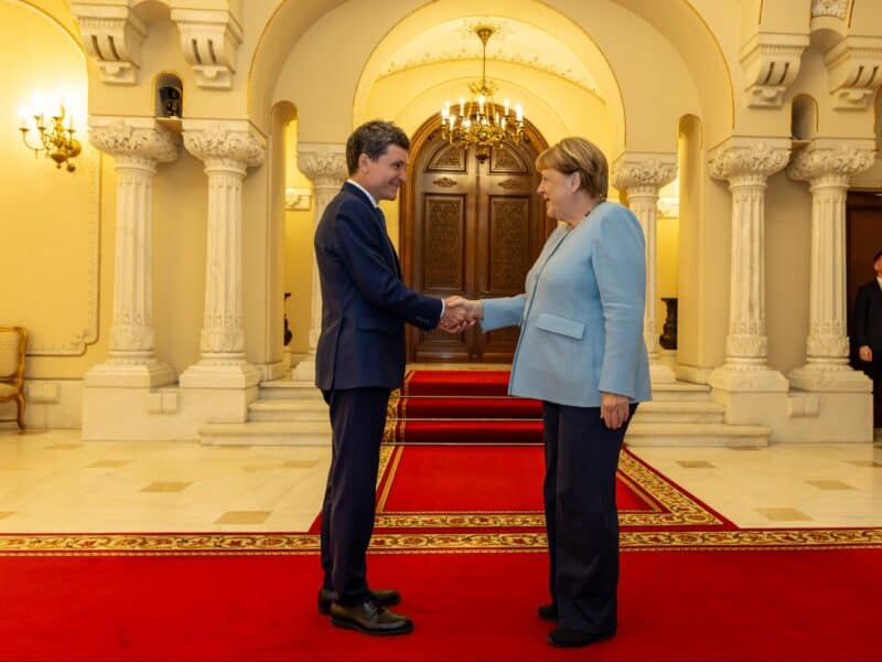 fostul cancelar german angela merkel cere liderilor români să găsească compromisuri și să instaleze un nou premier