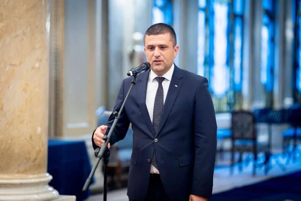 Ministrul Transporturilor anunță reforme majore la CNAIR, cu camere pe șantiere și GPS pe utilaje 1 Ministrul Transporturilor anunță reforme majore la CNAIR, cu camere pe șantiere și GPS pe utilaje