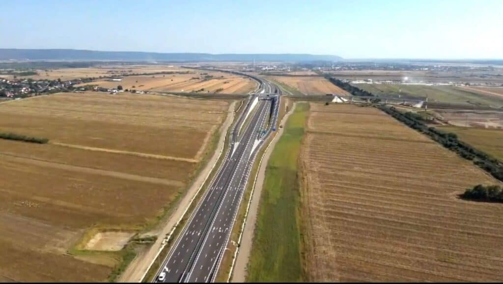 Două autostrăzi ratează termenul PNRR, dar lucrările continuă cu finanţare de la buget