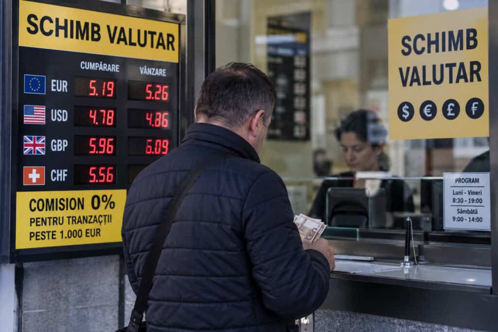 Euro atinge un nou maxim istoric de 5,2788 lei potrivit BNR 1 Euro atinge un nou maxim istoric de 5,2788 lei potrivit BNR