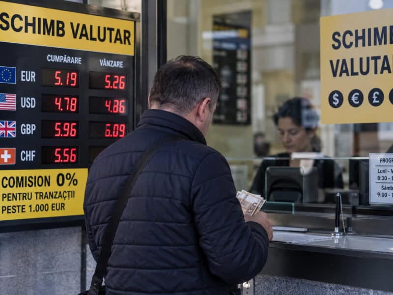 euro atinge un nou maxim istoric de 5,2788 lei potrivit bnr