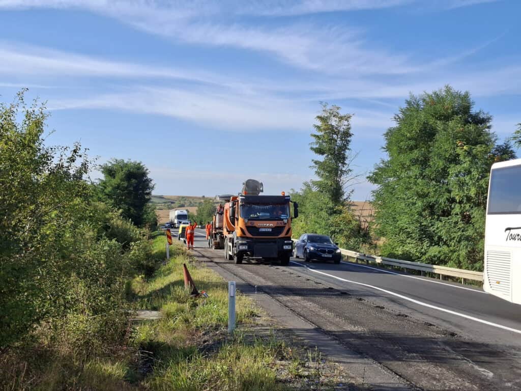Lucrări ample pe DN14 între Sibiu și Mediaș: s-a turnat asfalt nou 1 reparații dn14 sibiu