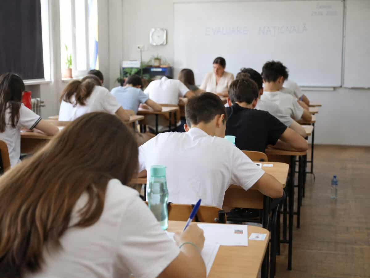 ministrul educației anunță că elevii din clasa a viii-a nu vor susține examen suplimentar de admitere la liceu