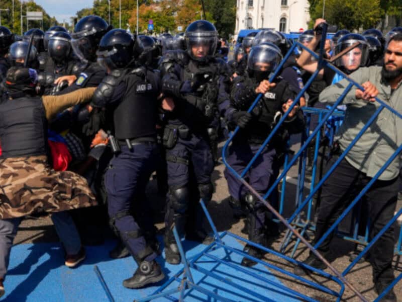 percheziții în 16 județe și bucurești după violențele din piața victoriei