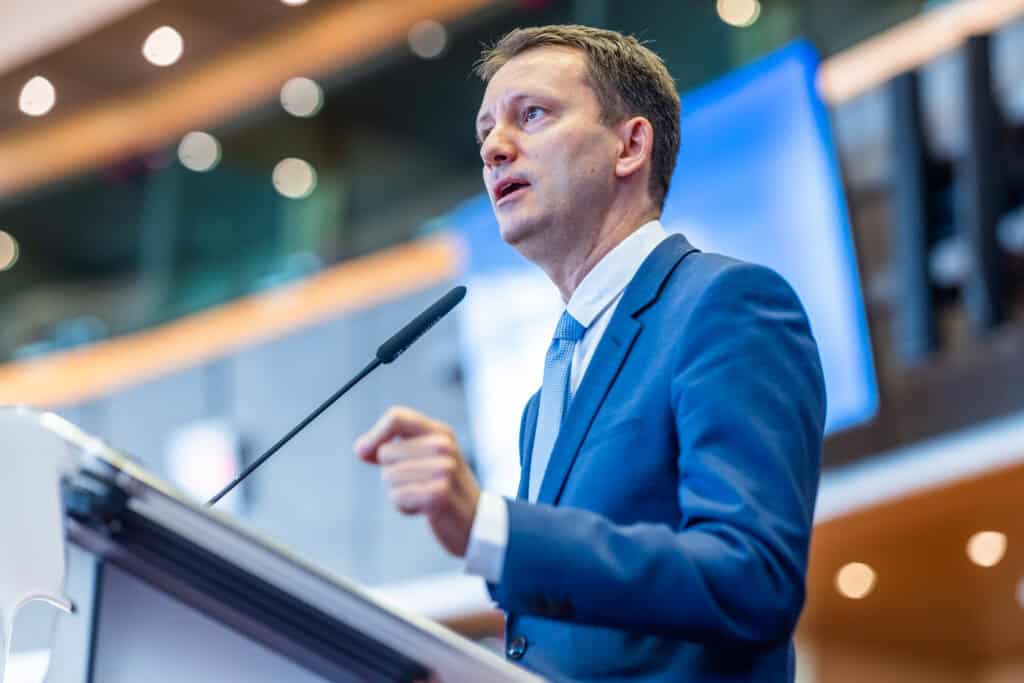 Nicușor Dan l‑a desemnat premier pe Siegfried Mureșan, care a acceptat propunerea 1 Nicușor Dan l‑a desemnat premier pe Siegfried Mureșan, care a acceptat propunerea